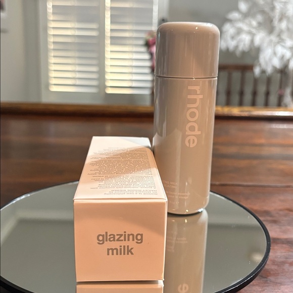 RHODE Glazing Milk/Ceramide Facial Essence - Picture 3 of 6